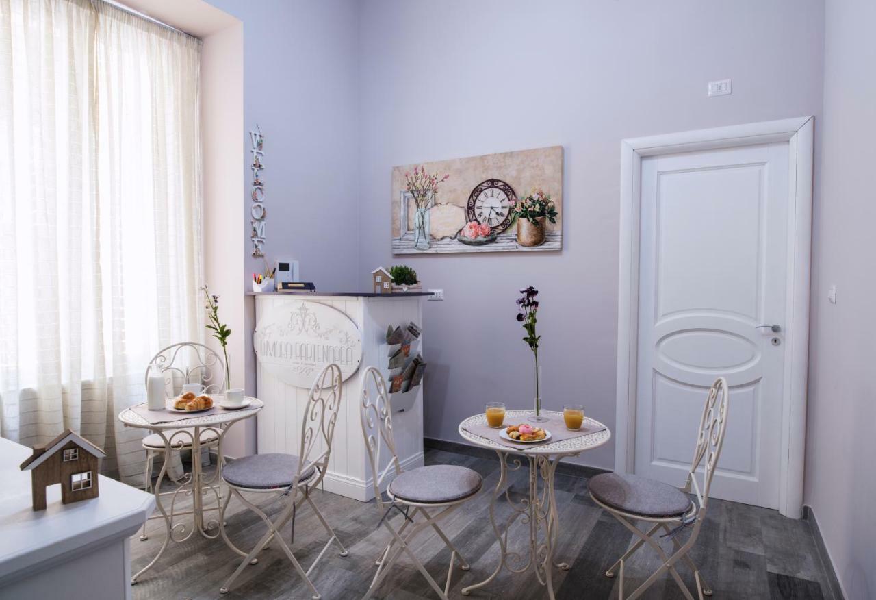 Dimora Partenopea Napoli Bagian luar foto