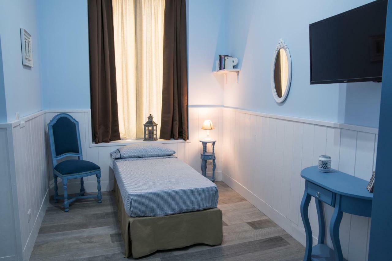 Dimora Partenopea Napoli Bagian luar foto