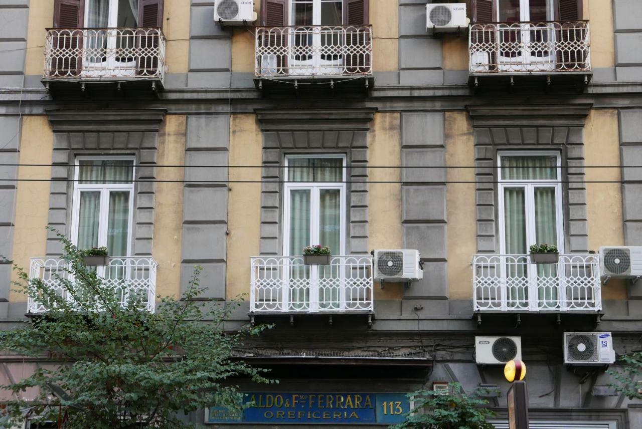 Dimora Partenopea Napoli Bagian luar foto